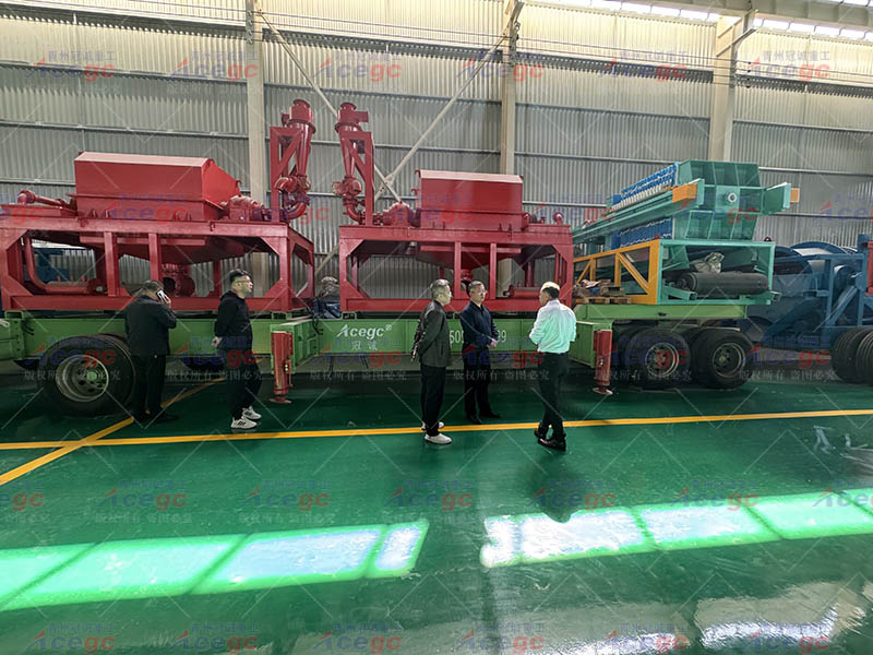 新型移动式重选矿设备